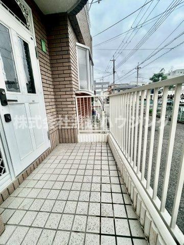 稲葉荘二丁目一戸建のエントランス