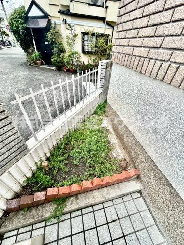 稲葉荘二丁目一戸建の庭
