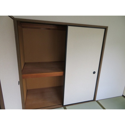 【収納】 | メゾン・ロワールⅠ | 押入れ