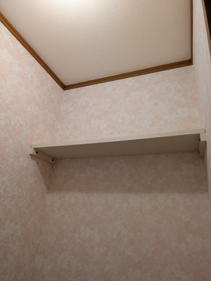 トイレに上部棚あり☆