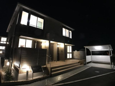 【外観】 | プチボワB | 外観写真（夜）