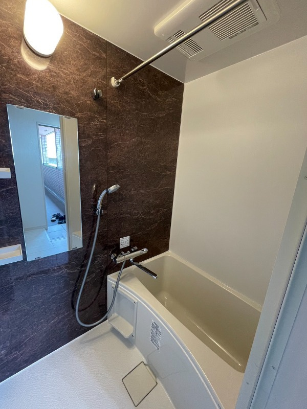 グランクオール北赤羽の浴室