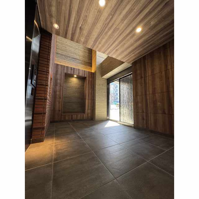 アーバネックス森下WESTのエントランス