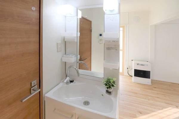 ビレッジハウス福住2号棟の洗面所|モデルルームの写真です