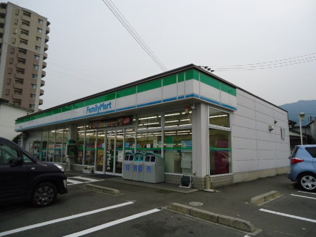 ルナ　プレーナの周辺|ファミリーマート新居浜萩生店まで2,855ｍ