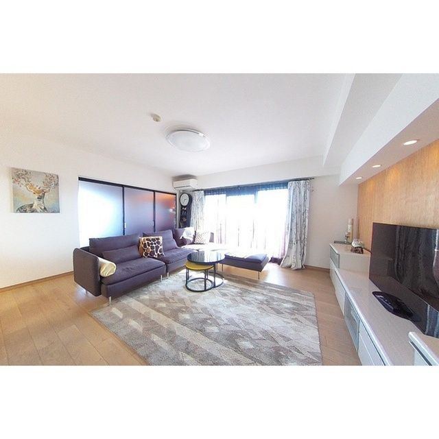 岐阜市上土居の賃貸マンションの居間・リビング