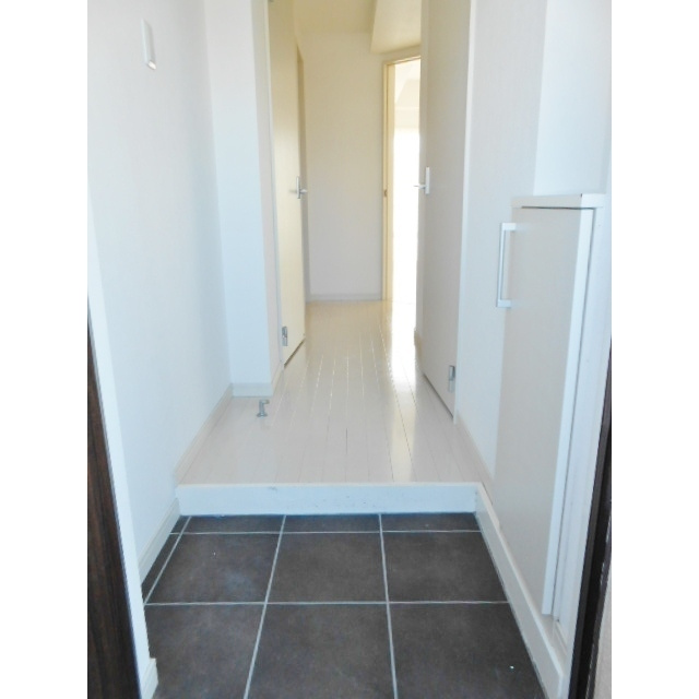 中秀ビルの玄関