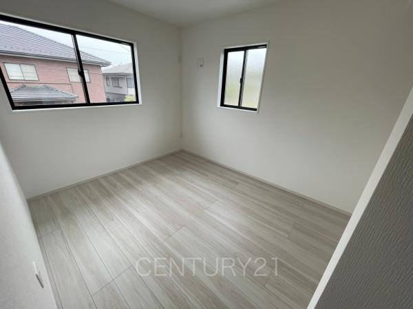 KIP伊勢崎市 今泉町1期1号棟の子供部屋|２面採光の明るい洋室です。