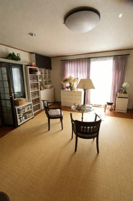 【洋室】 | 吉成南町2丁目RC造中古住宅 | 2階洋室