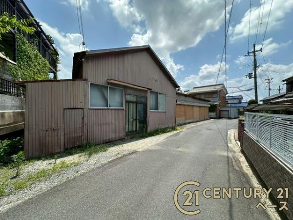 大和高田市築山　建築条件なし土地の前面道路含む現地写真