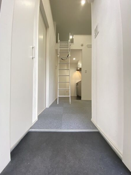 パレッタ小本WESTの玄関