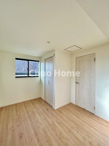 江戸川区大杉2丁目新築分譲住宅の子供部屋|【子供部屋】お子様を持つ家庭の約6割が「家族や子どものため」に購入を希望。入学後の転校を避け、広い空間でのびのび育てたいなどの親心が、家探しのきっかけになっているようです。