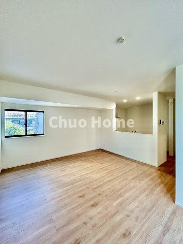 江戸川区大杉2丁目新築分譲住宅の居間・リビング|リビングダイニング