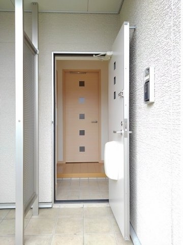トラステージ・Ⅰの玄関