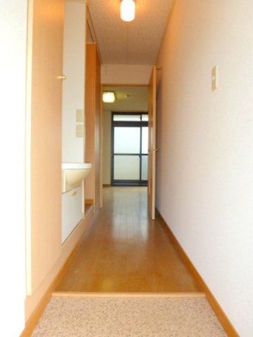 レオパレスやませの玄関