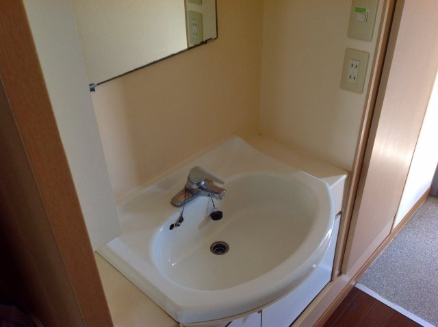 レオパレスやませの内装