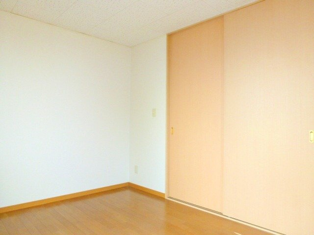 レオパレスやませの寝室