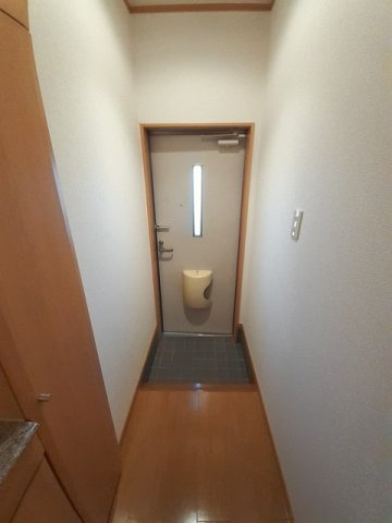 フォレストヒルズ２号館の玄関