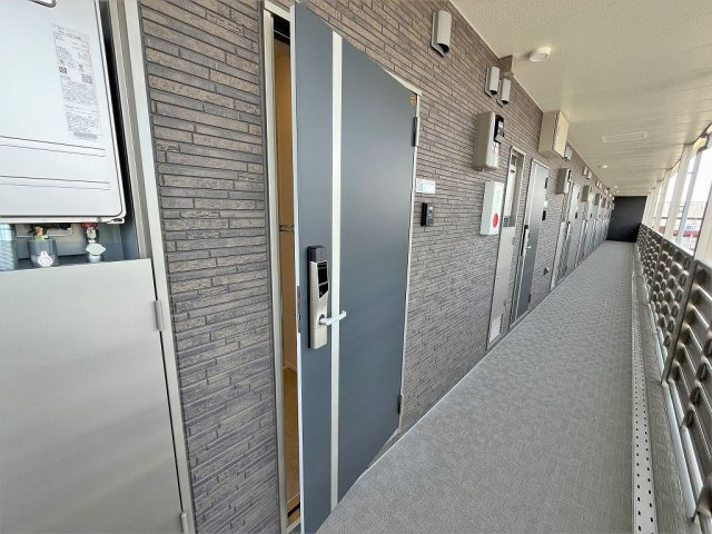 アルクメルベーユの玄関|同タイプの写真になります。