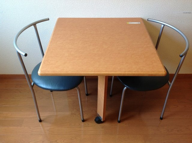 レオパレスさくらのその他|造り付のテーブル