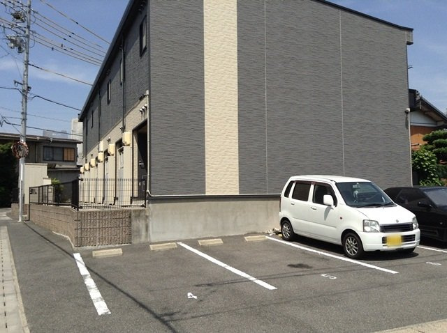 レオパレスさくらのその他|近くの月極め駐車場のご案内も可能です。