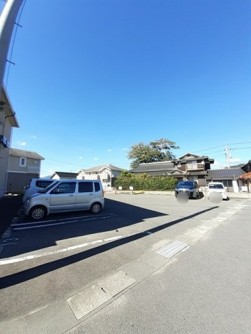 フェルト　プラース　Ｂの駐車場