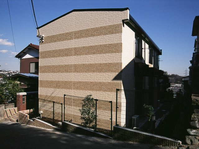 レオパレスサンヴィレッジ１８の外観