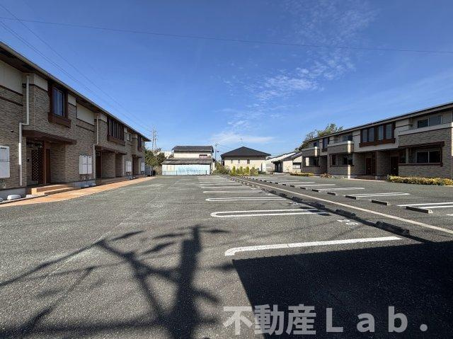 クレセールＡの駐車場