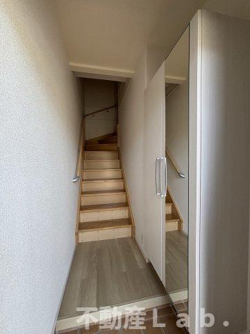 クレセールＡの玄関