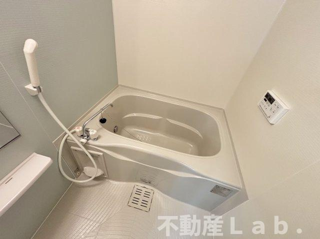 クレセールＢの浴室