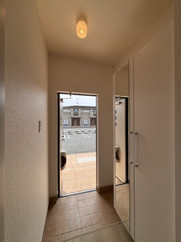 クレセールＢの玄関
