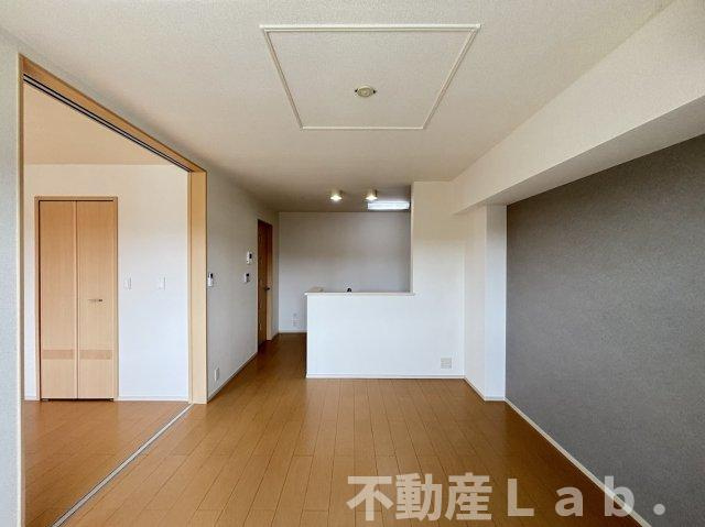 クレセールＢの居間・リビング