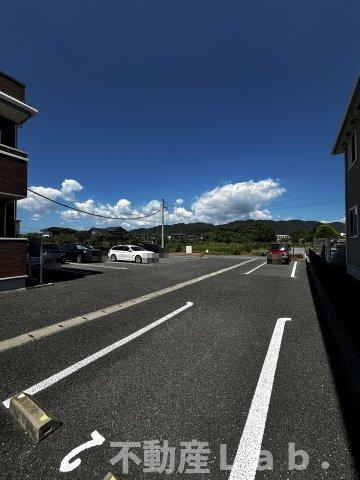 アロム　デ　リスの駐車場