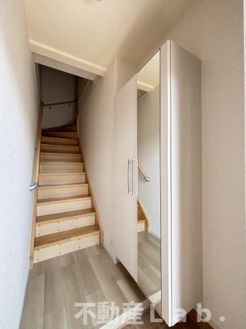 クレセールＢの玄関