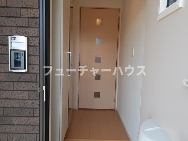 プルメリア　イースト　Ｃの玄関