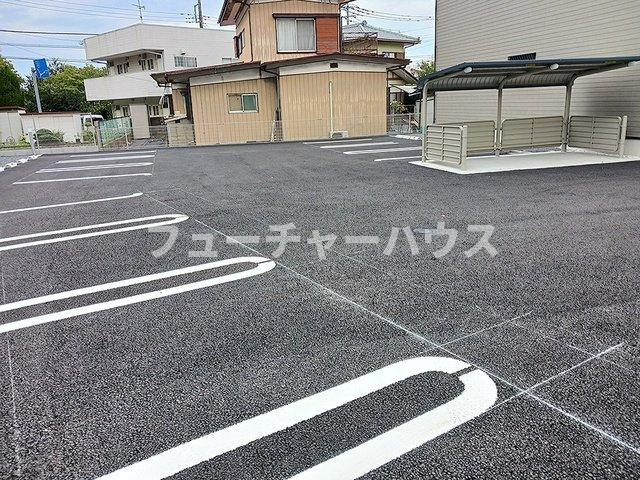 シャルマンＭＪの駐車場