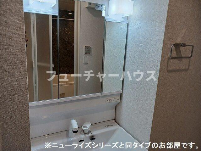セレナ　ヴィラ　酒門　イーストの洗面所