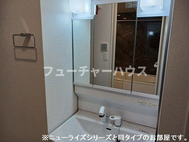 セレナ　ヴィラ　酒門　イーストの洗面所