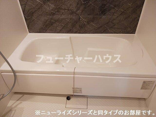セレナ　ヴィラ　酒門　ウエストの浴室