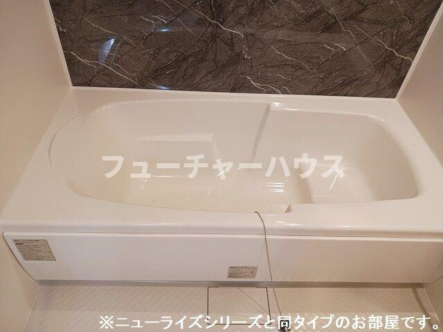 セレナ　ヴィラ　酒門　ウエストの浴室