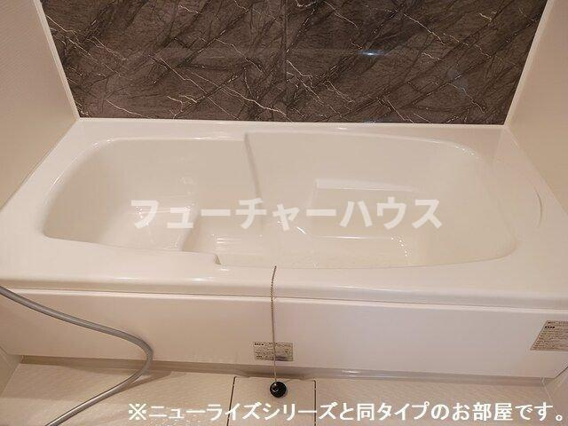 セレナ　ヴィラ　酒門　ウエストの浴室
