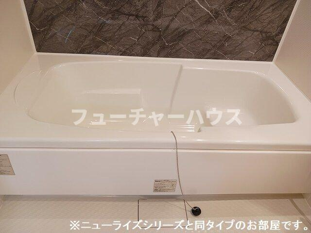 セレナ　ヴィラ　酒門　ウエストの浴室