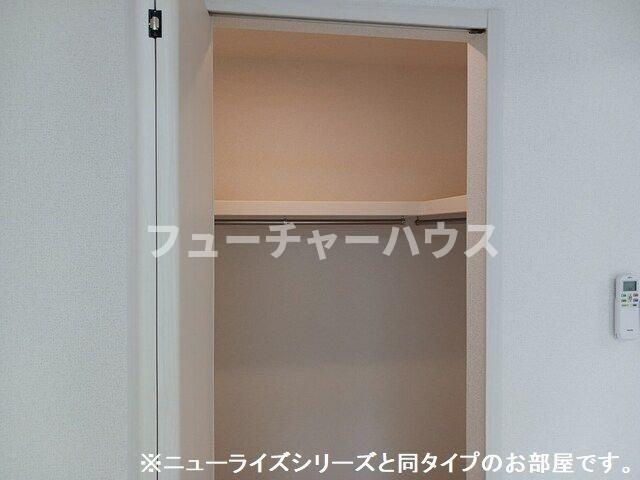 セレナ　ヴィラ　酒門　ウエストの収納