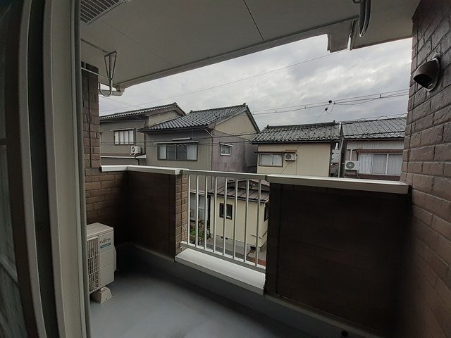 カ－サ　戸出のバルコニー