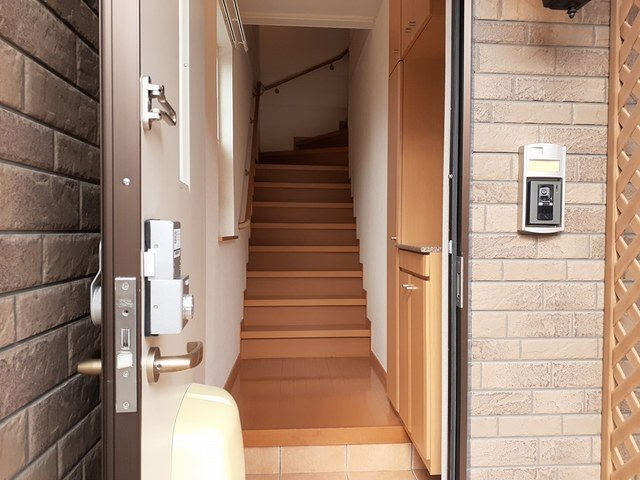 カ－サ　戸出の玄関