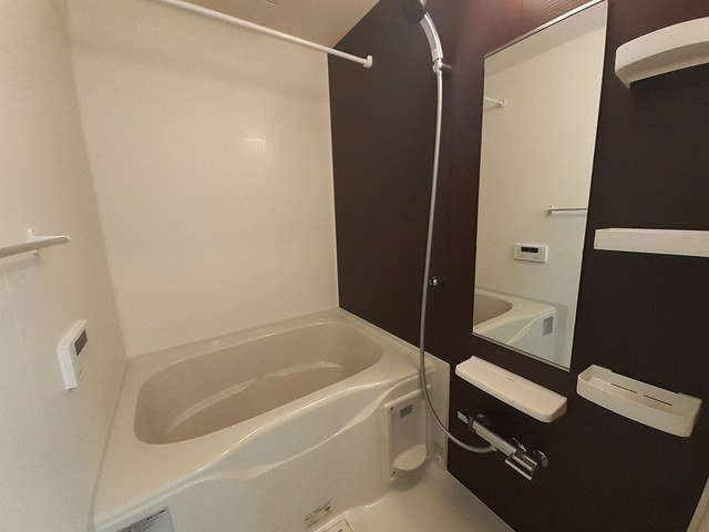 ア・ピアチェーレⅠの浴室