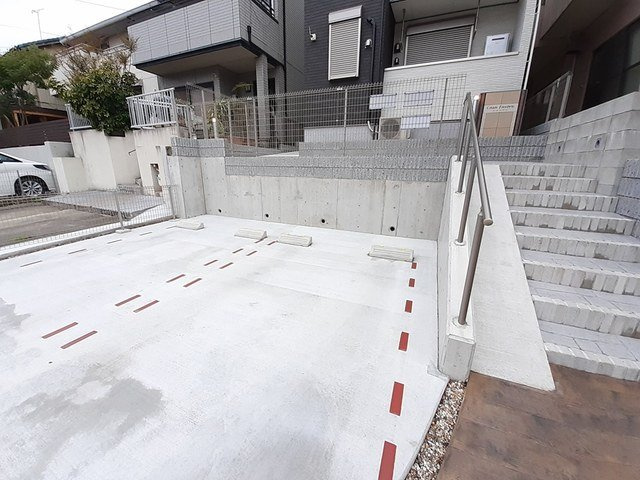 カーサ　ファボーレの駐車場