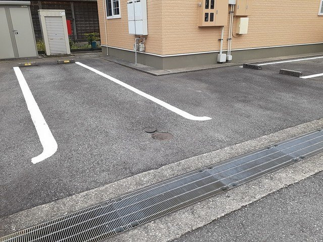 カ－サ　戸出の駐車場|駐車場完備です