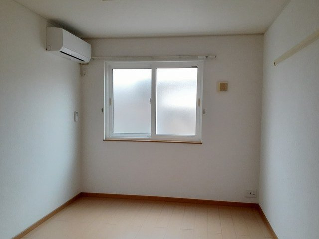 ヴィラ・アルペ－ジュ　Ⅱの内装|過ごしやすい室内です