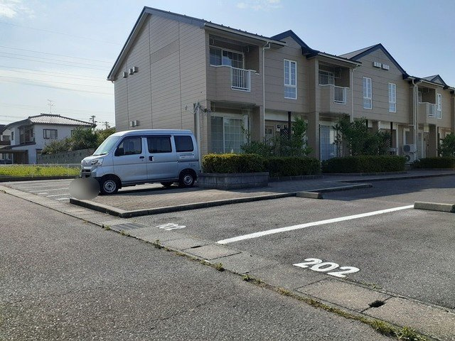 ラフィネ長附の駐車場|駐車場です